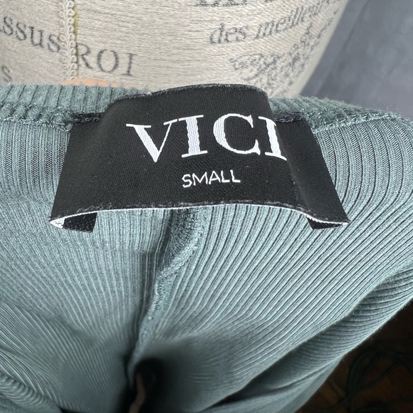 Vici Collection Sage Green Surplice V Neck Twist Front Faux Wrap Knit Top Size S - Picture 5 of 6